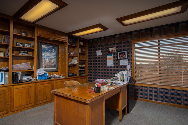 1068 E Waddell Street, Lindsay, CA 93247