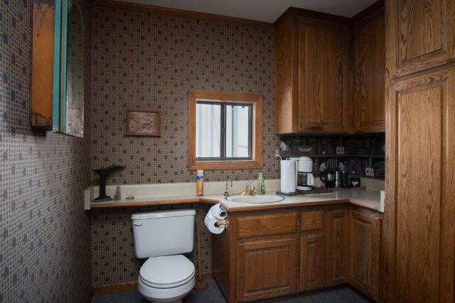 1068 E Waddell Street, Lindsay, CA 93247