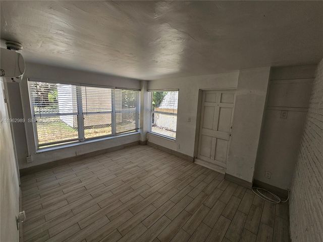 26 SE 13th Ter 7, Dania Beach, FL 33004