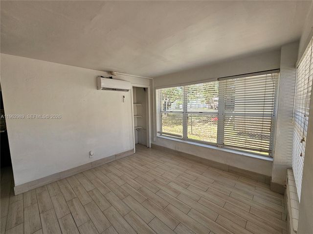 26 SE 13th Ter 7, Dania Beach, FL 33004