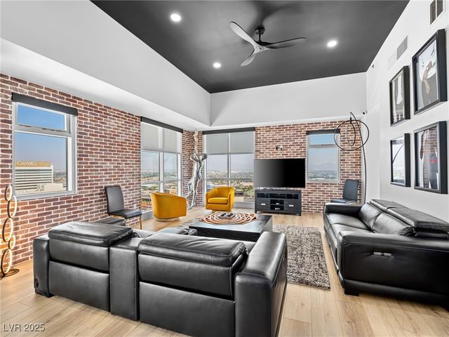 150 Las Vegas Boulevard 2304, Las Vegas, NV 89101