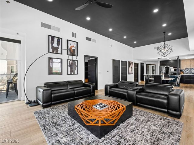 150 Las Vegas Boulevard 2304, Las Vegas, NV 89101