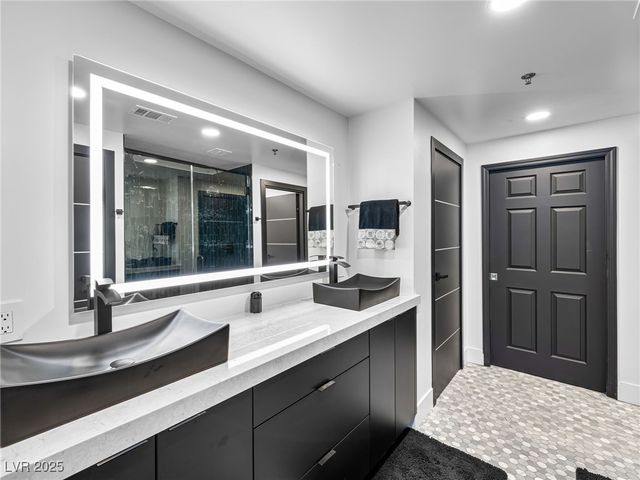 150 Las Vegas Boulevard 2304, Las Vegas, NV 89101