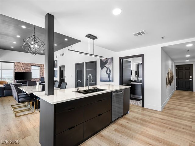 150 Las Vegas Boulevard 2304, Las Vegas, NV 89101