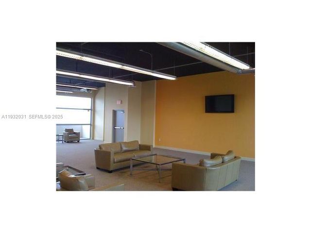 36 NW 6th Ave 803, Miami, FL 33128