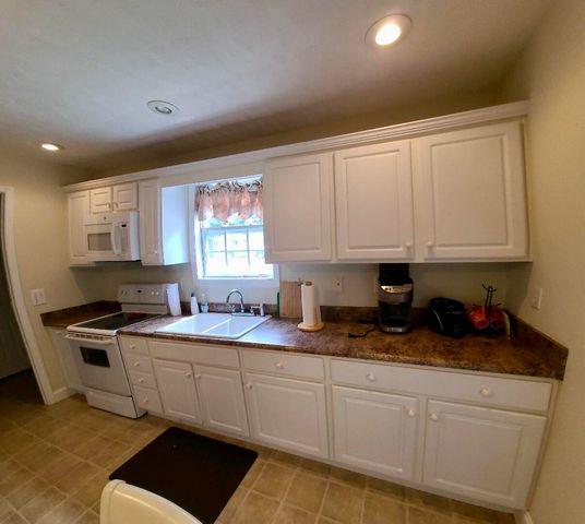 500 SW Beaver Lodge Rd Road, Monticello, KY 42633