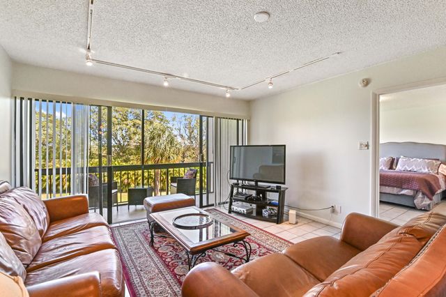 2500 Presidential Way 302, West Palm Beach, FL 33401
