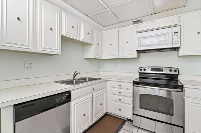 2500 Presidential Way 302, West Palm Beach, FL 33401