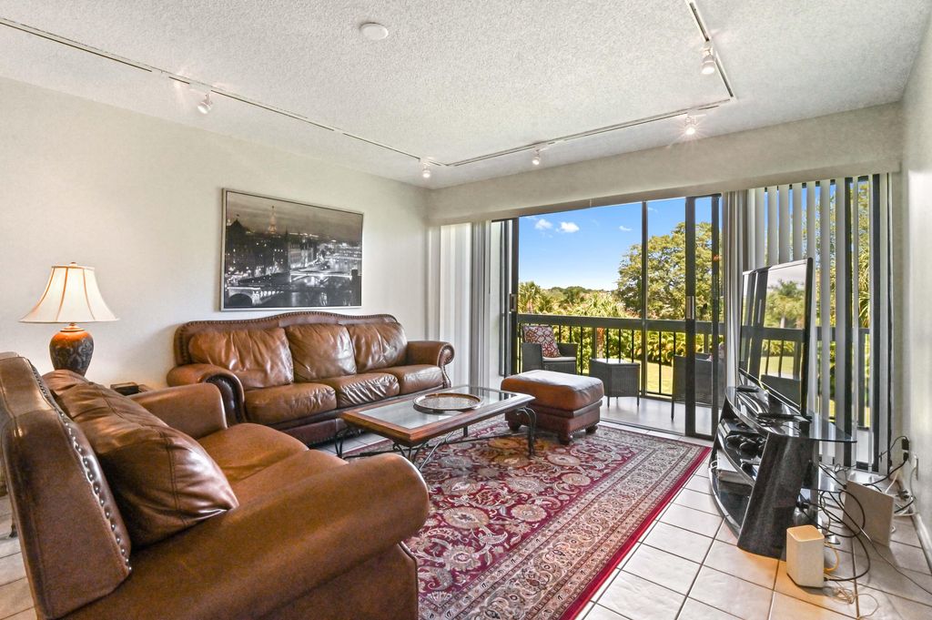 2500 Presidential Way 302, West Palm Beach, FL 33401