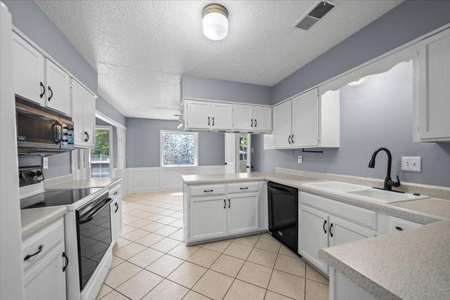 8095 KERRY DR, Memphis, TN 38018