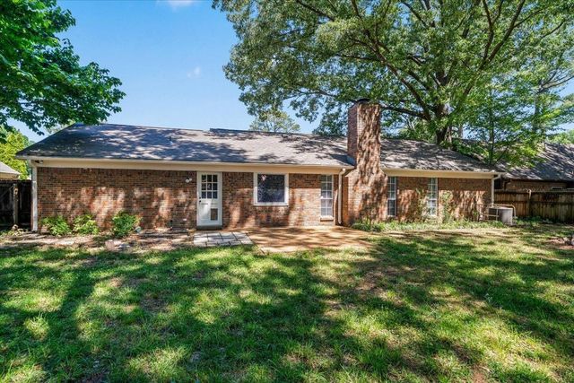 8095 KERRY DR, Memphis, TN 38018