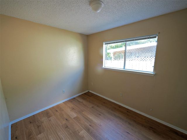 1503 Meadows DR, Round Rock, TX 78681