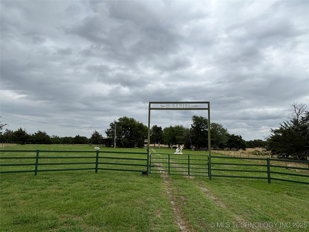 591 Peanut Trail, Hendrix, OK 74741