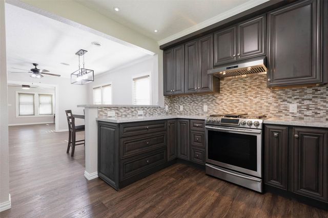 112 Wood Avenue, Baytown, TX 77520