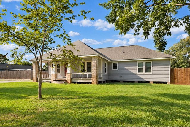 112 Wood Avenue, Baytown, TX 77520