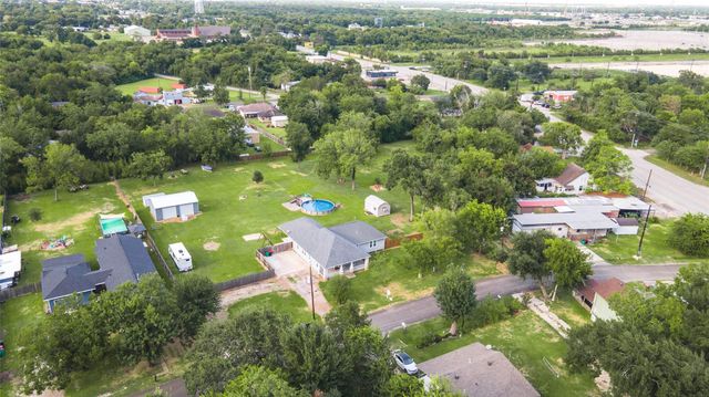 112 Wood Avenue, Baytown, TX 77520