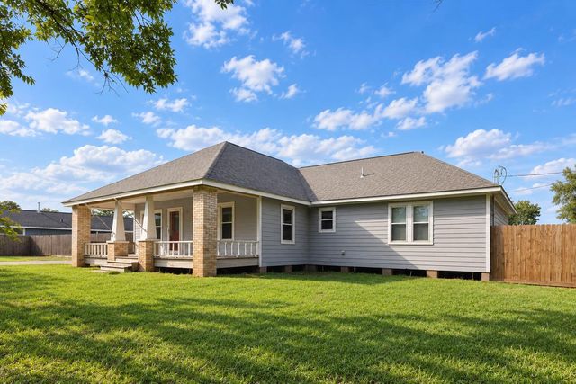 112 Wood Avenue, Baytown, TX 77520