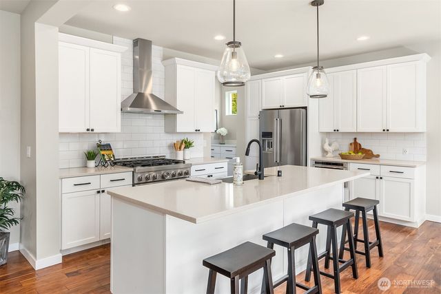 5597 NW Muddy Paws Court, Bremerton, WA 98312