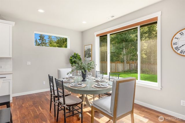 5597 NW Muddy Paws Court, Bremerton, WA 98312