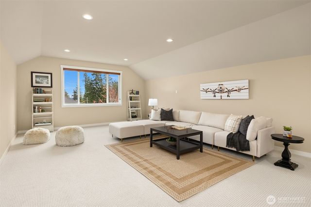 5597 NW Muddy Paws Court, Bremerton, WA 98312