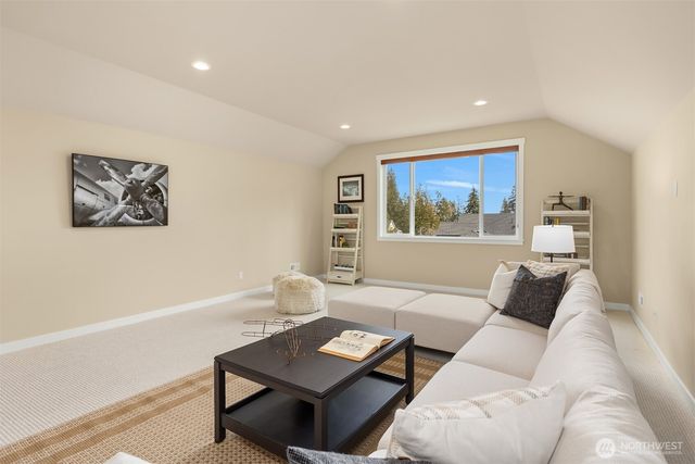 5597 NW Muddy Paws Court, Bremerton, WA 98312