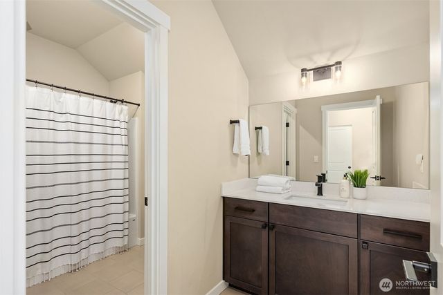 5597 NW Muddy Paws Court, Bremerton, WA 98312