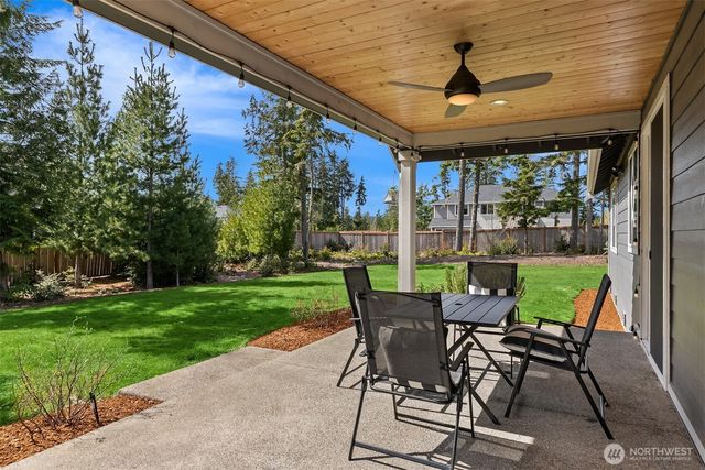 5597 NW Muddy Paws Court, Bremerton, WA 98312