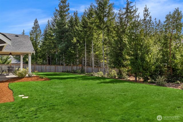 5597 NW Muddy Paws Court, Bremerton, WA 98312