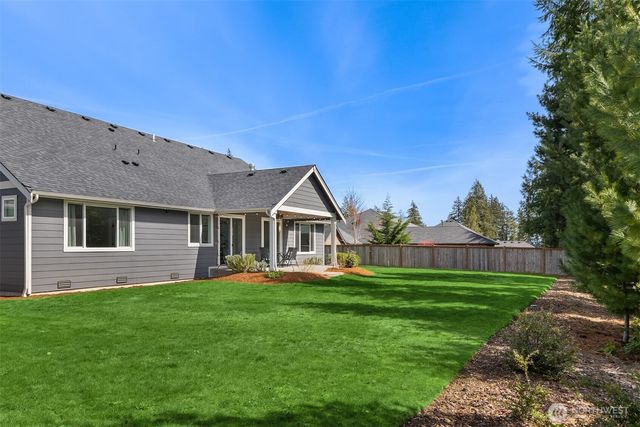 5597 NW Muddy Paws Court, Bremerton, WA 98312