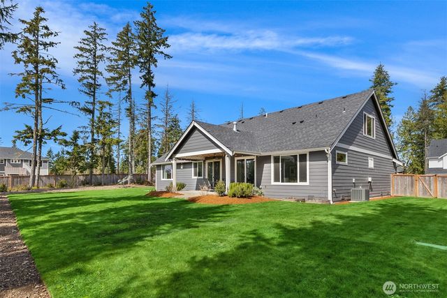 5597 NW Muddy Paws Court, Bremerton, WA 98312