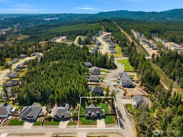 5597 NW Muddy Paws Court, Bremerton, WA 98312