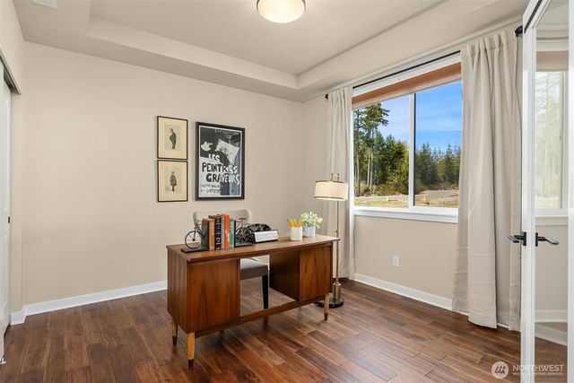 5597 NW Muddy Paws Court, Bremerton, WA 98312