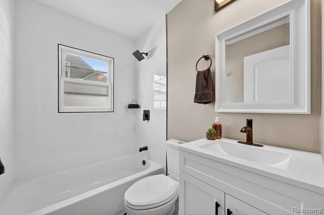 33544 Brown Street, Garden City, MI 48135