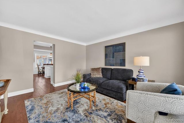 33544 Brown Street, Garden City, MI 48135