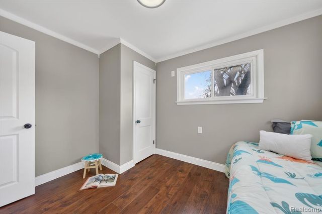 33544 Brown Street, Garden City, MI 48135