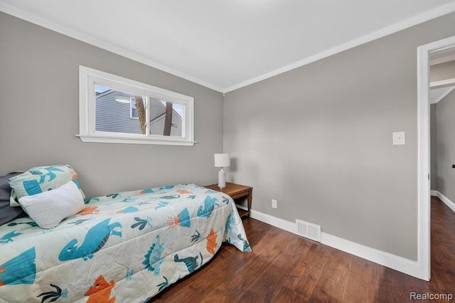 33544 Brown Street, Garden City, MI 48135