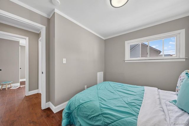 33544 Brown Street, Garden City, MI 48135