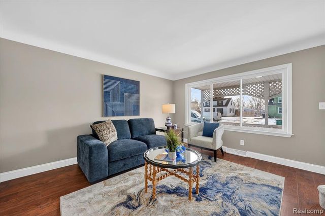 33544 Brown Street, Garden City, MI 48135