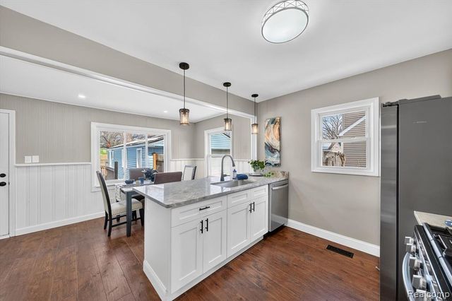 33544 Brown Street, Garden City, MI 48135