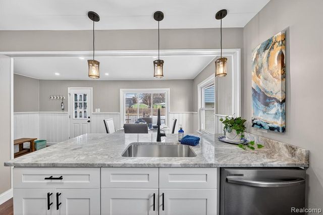 33544 Brown Street, Garden City, MI 48135