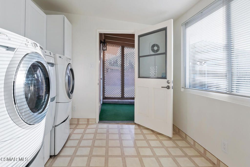 Image 16 of property listing at 1529 Paul Street, Simi Valley, CA 93065