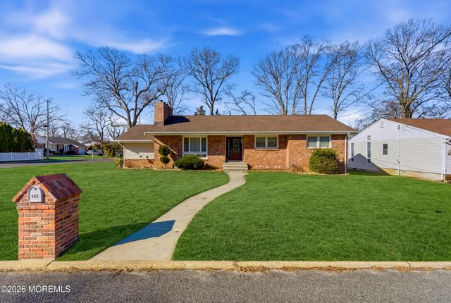 603 Carol Avenue, Oakhurst, NJ 07755