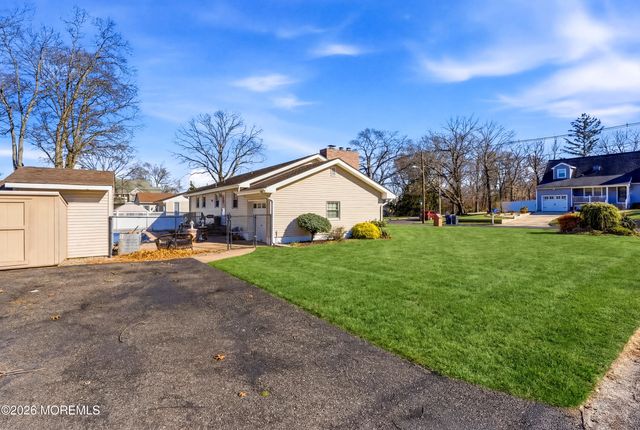 603 Carol Avenue, Oakhurst, NJ 07755