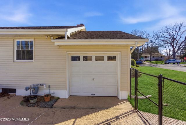 603 Carol Avenue, Oakhurst, NJ 07755