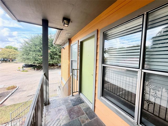 3204 Manchaca RD 302, Austin, TX 78704