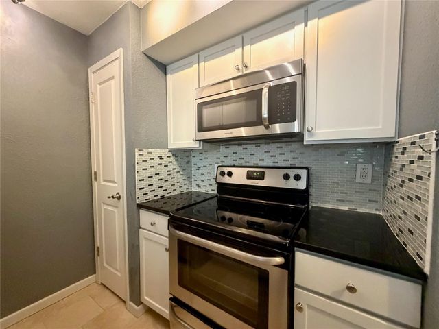3204 Manchaca RD 302, Austin, TX 78704