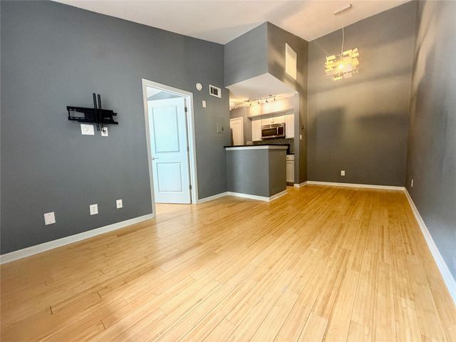 3204 Manchaca RD 302, Austin, TX 78704