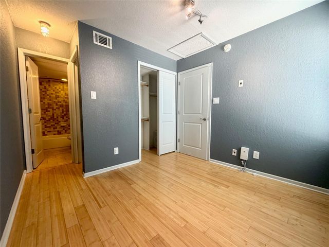 3204 Manchaca RD 302, Austin, TX 78704