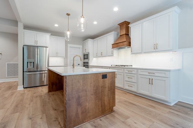 1073 Gratton Rd, Clarksville, TN 37043