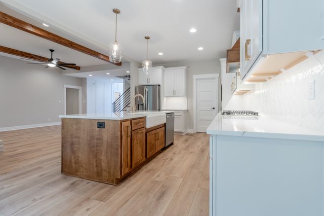 1073 Gratton Rd, Clarksville, TN 37043